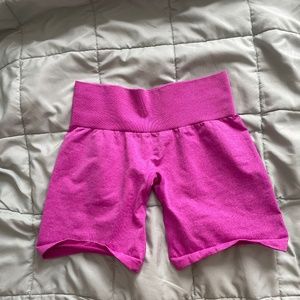 Trade!! M Maui for M pastel